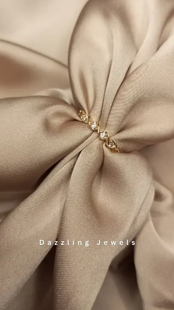 Seven Daimonds Ring ( Zirconia )